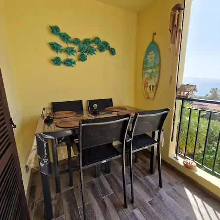 Newly Renovated With Stunning Sea View Apartment *